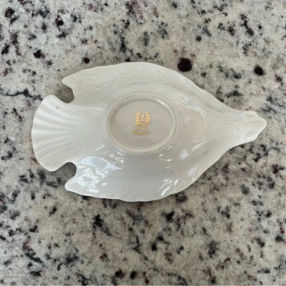 Lenox USA Beige Porcelain Dove Bird Figural Sauce or Candy Bowl Dish w/ 24K Gold - Picture 3 of 6